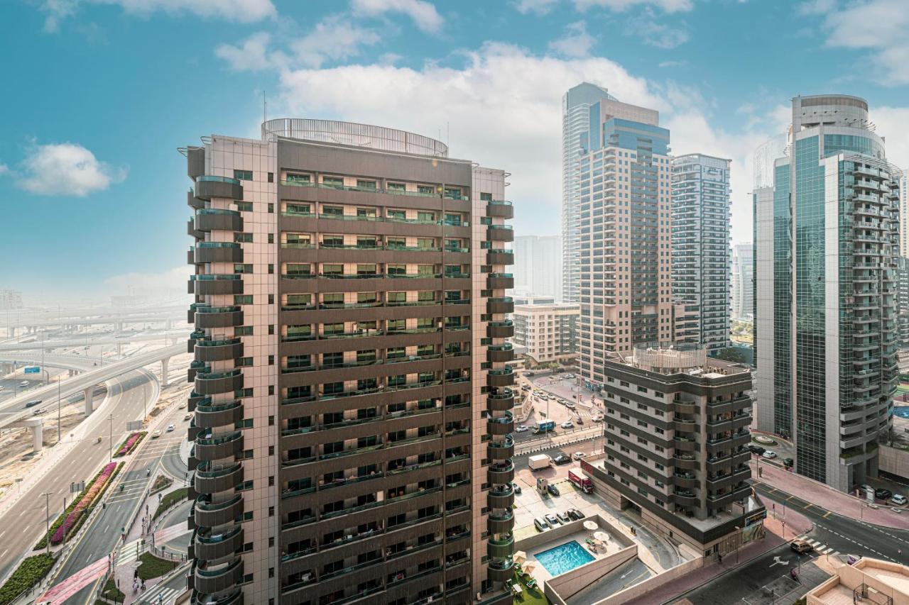Luxury 1 Bedroom On Marina Walk Daire