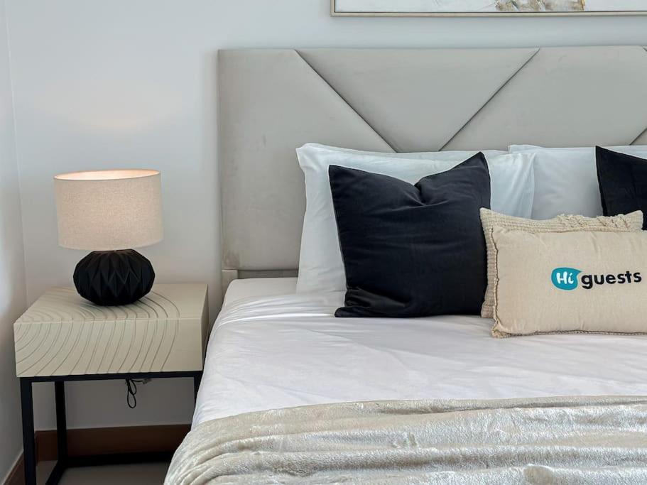 Higuests - High Level Luxury With Marina Views Apartment