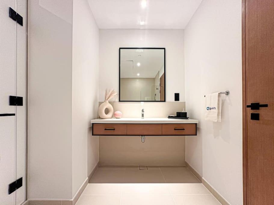 Higuests - High Level Luxury With Marina Views *