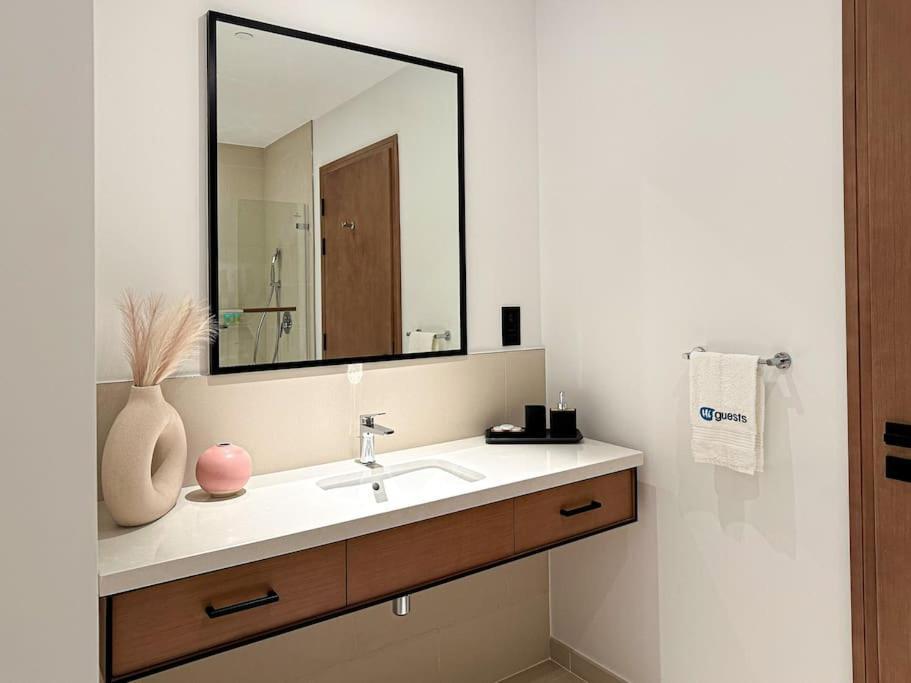 Higuests - High Level Luxury With Marina Views