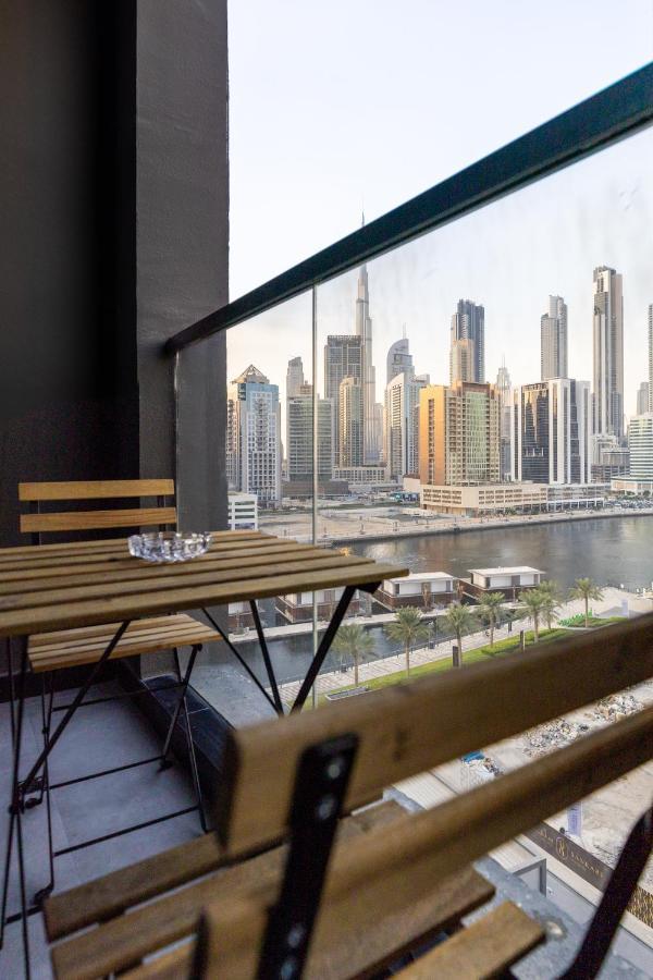 Waves Homes - Premium 1br Overlooking Burj Khalifa *