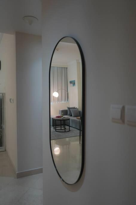 Serenity View: Modern 1br In Marina Apartment Dubai