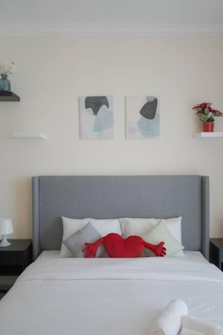 Apartment Serenity View: Modern 1br In Marina *