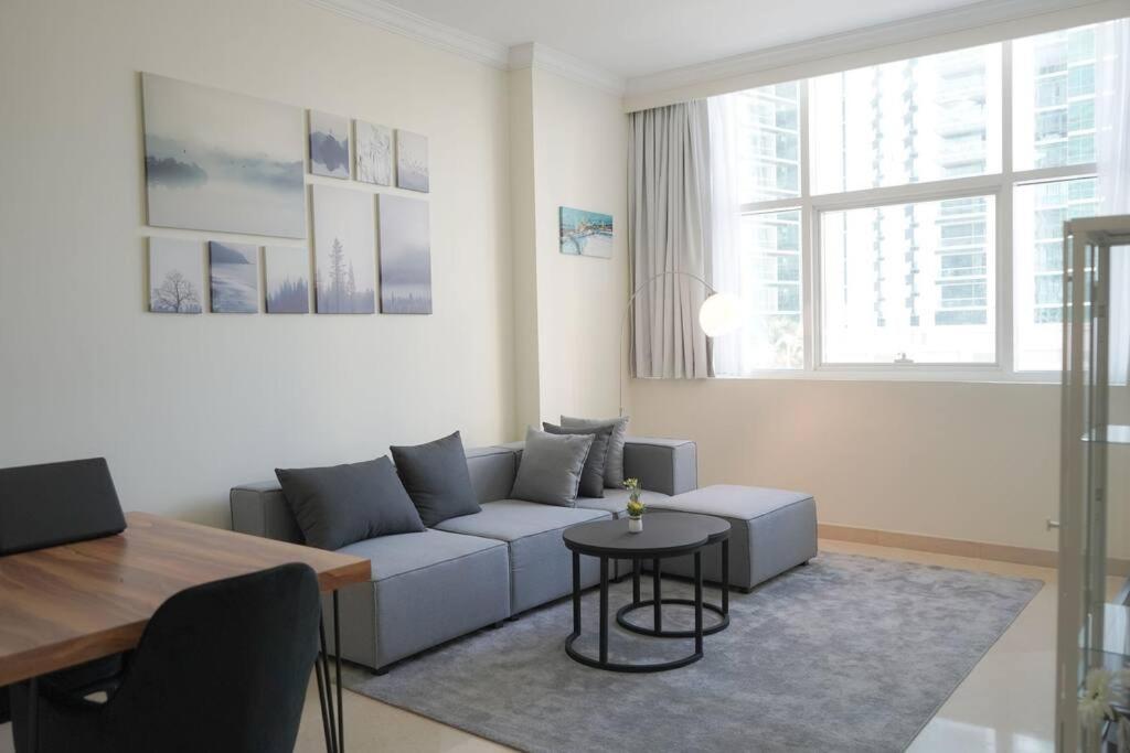 Serenity View: Modern 1br In Marina *