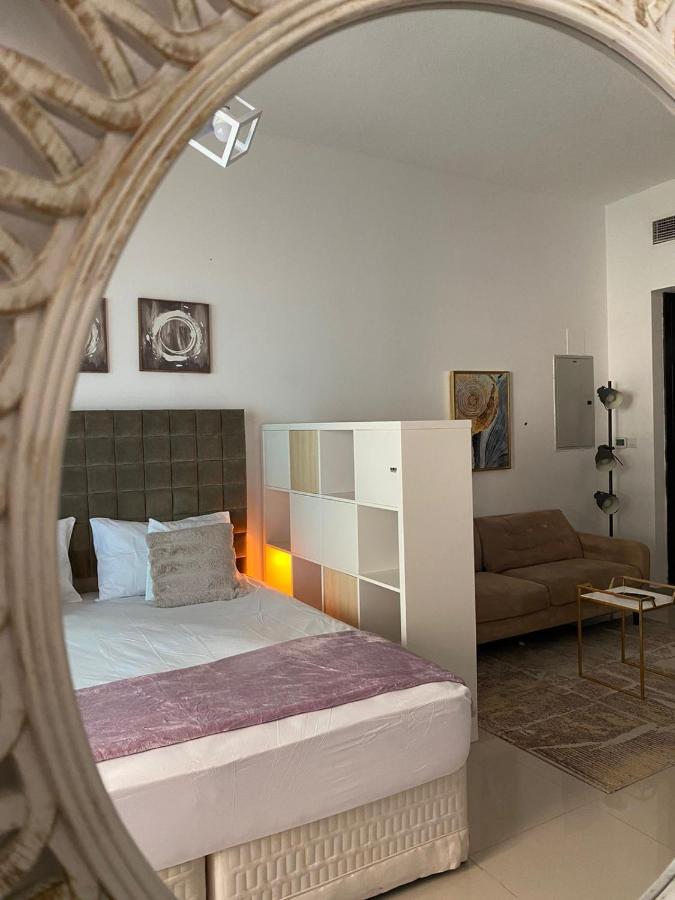 Spacious In Marina With Balcony Apartment *