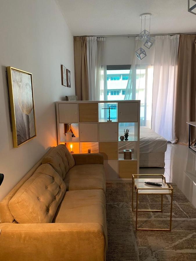 Spacious In Marina With Balcony Apartment