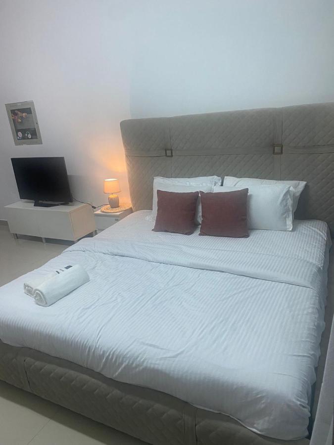 Apartment Spacious In Marina With Balcony *