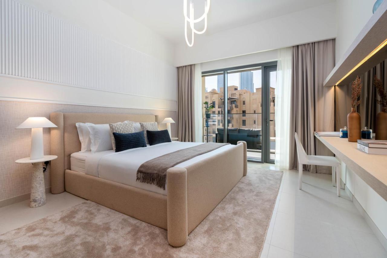 Apartment Full Burj Khalifa Views / 5 Min Walk From Mall / Designer Choice / 6 People / New Building Dubai
