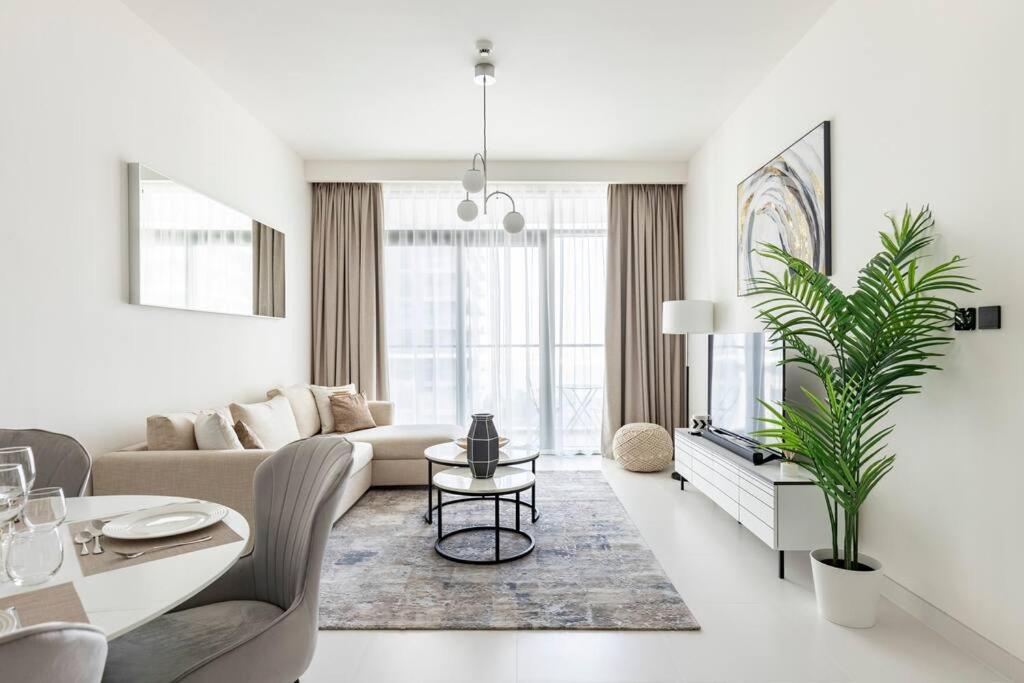 Luxury Beach Front 1br * Dubai