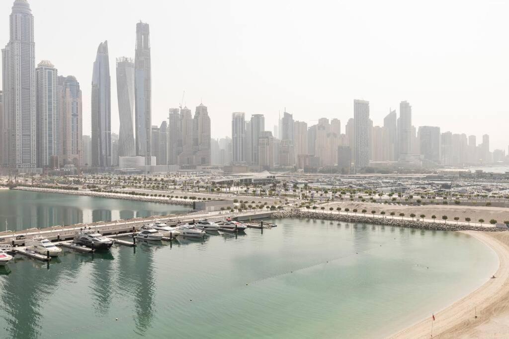 Luxury Beach Front 1br Apartment Dubai