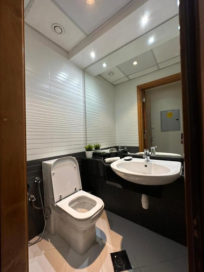 Serenity View: Modern 1br In Marina Dubai