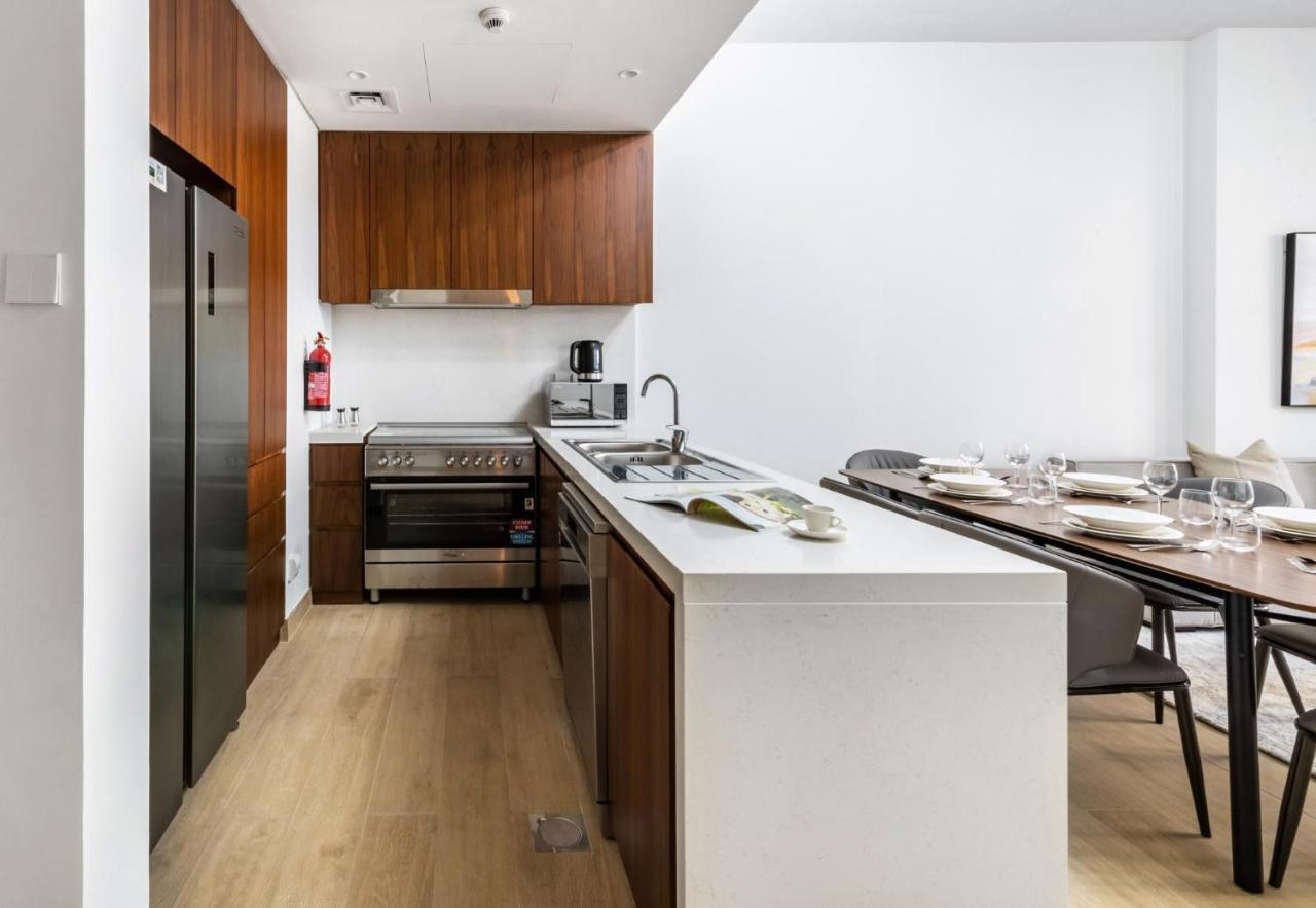 Apartment Spacious 2br Flat, La Rive 2