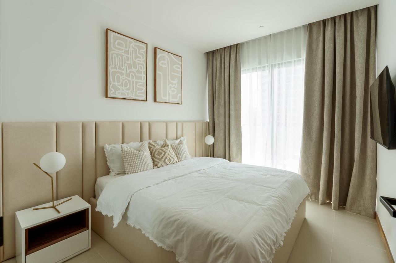Apartment Luxe Nautical Style 2 Bd In Vida Yacht Club Dubai