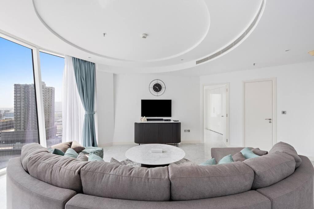Stonetree - Panoramic View - Spacious 2br Apartment Dubai