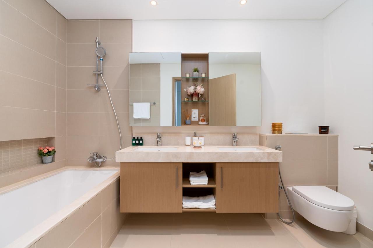 Arbab Homes Luxurious 2br-high Floor-sea View-emaar 5242-dubai Marina Dubai