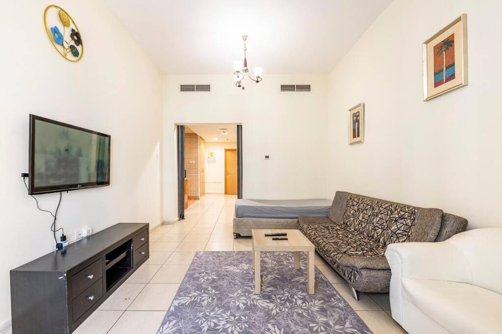 Amazing 1br At Silicon Oasis For Family