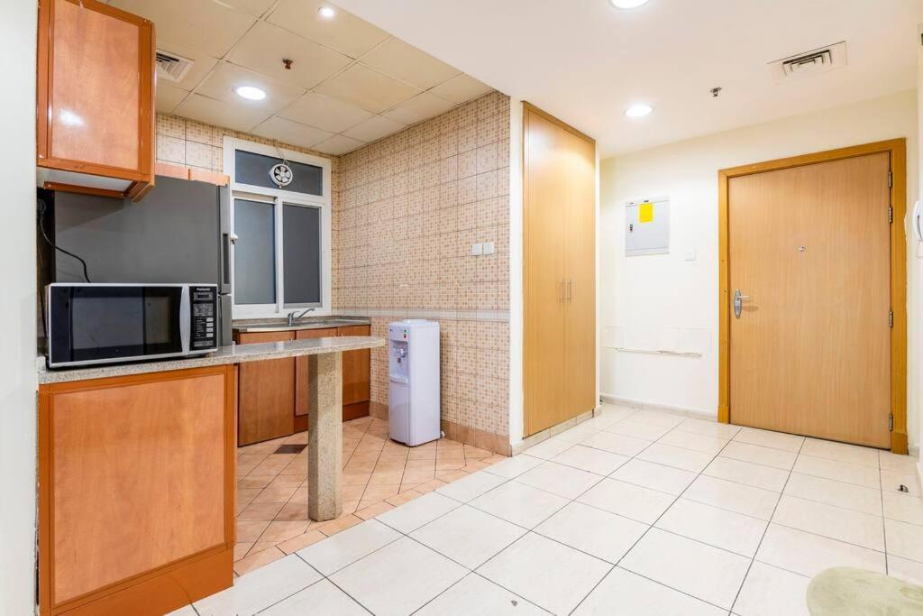 Amazing 1br At Silicon Oasis For Family Apartment