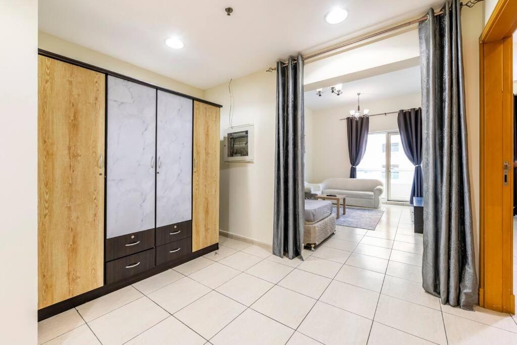 Amazing 1br At Silicon Oasis For Family Apartment *