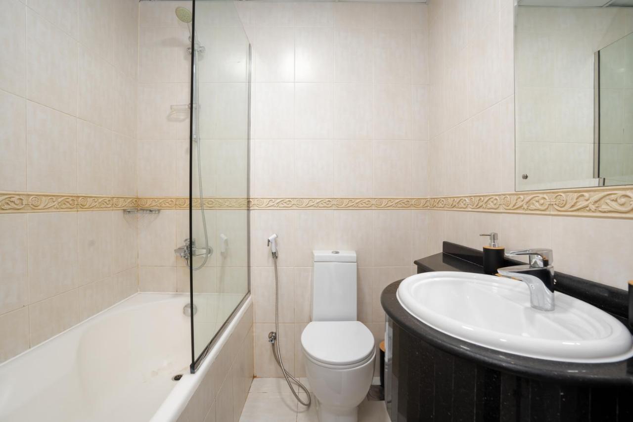 360 Views Marina! Stunning 2br En