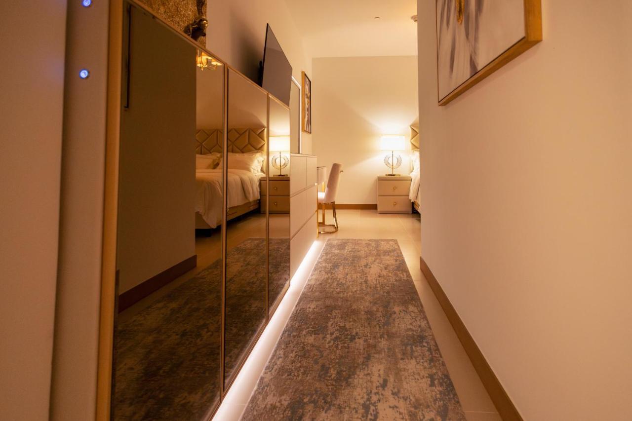 Apartment Vida Marina & Yacht Club , And Residences , Luxurious 2br Dubai