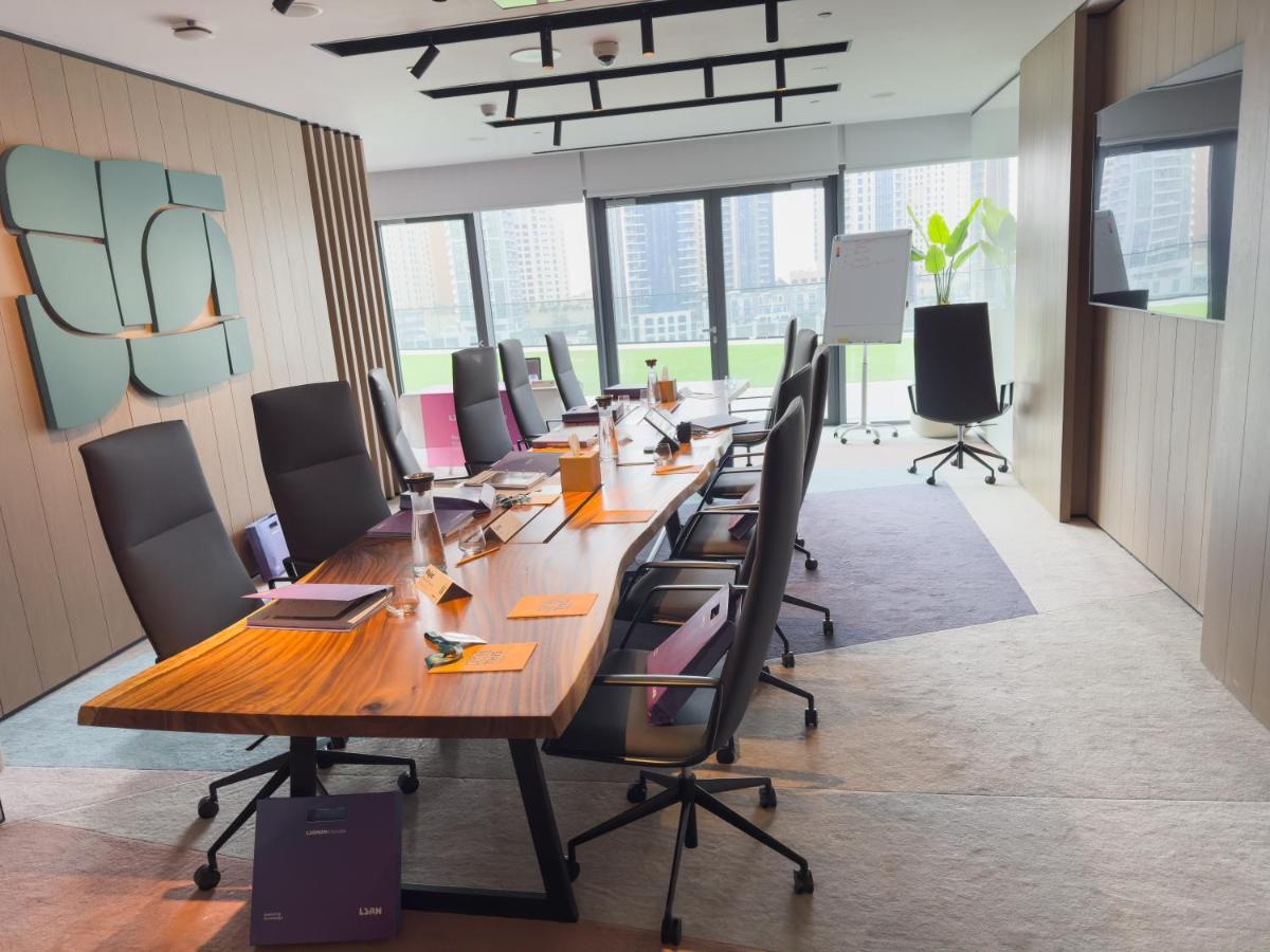 Vida Marina & Yacht Club , And Residences , Luxurious 2br