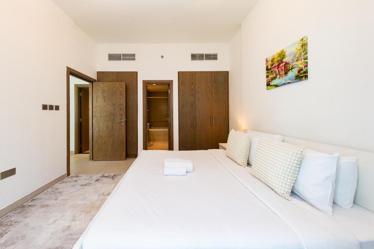 Beautiful Contemporary 1br Apt - Al Barsha South Apartment