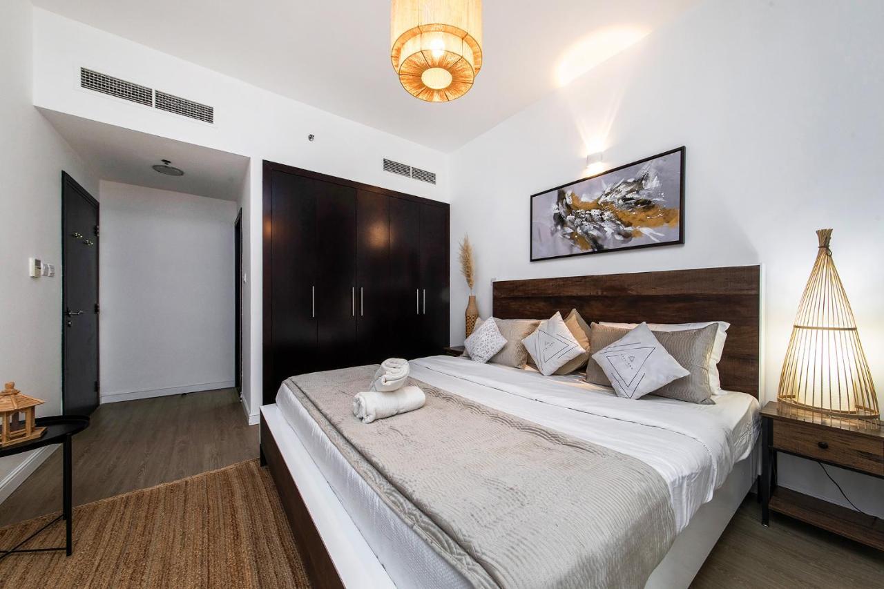 Cozy 1bdr At Fortunato Apartamento Dubai