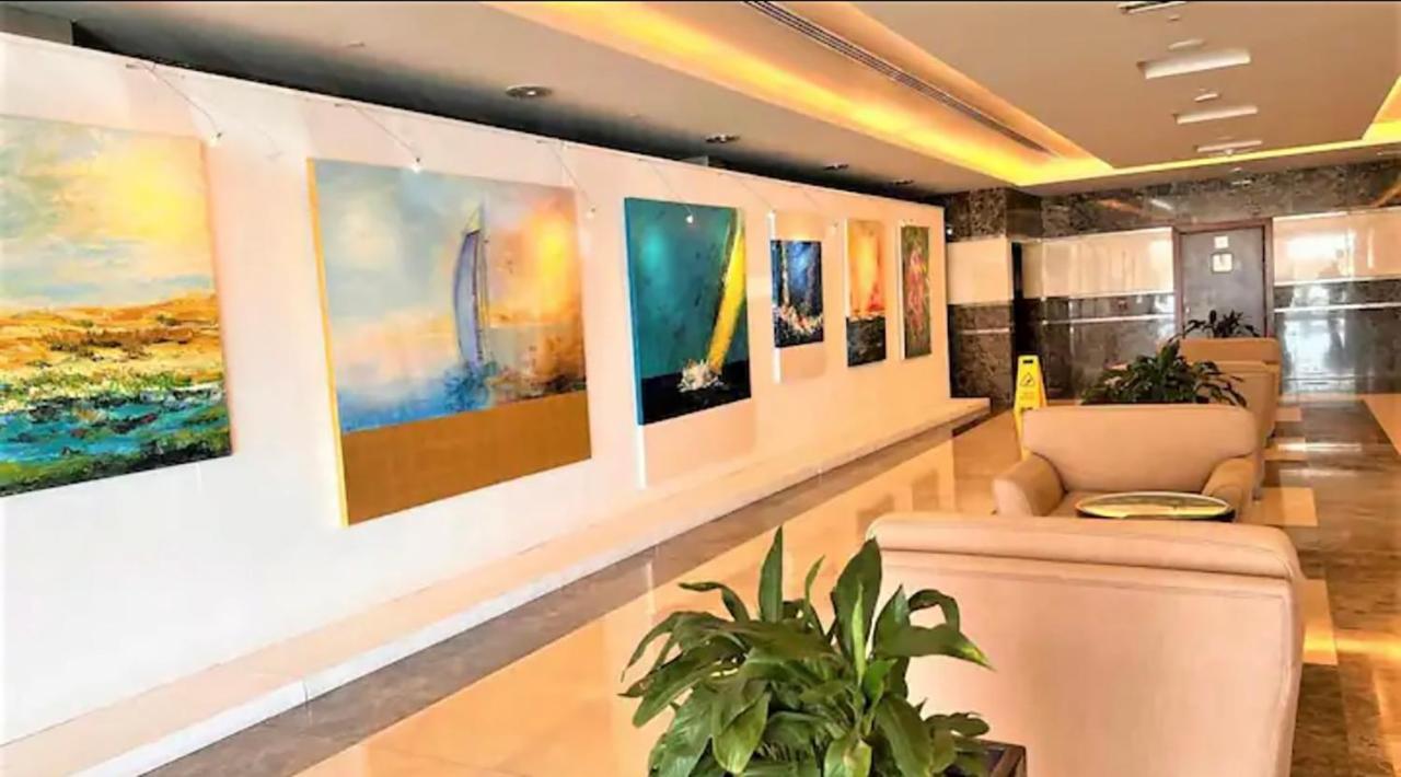 360 Views Marina! Stunning 2br En