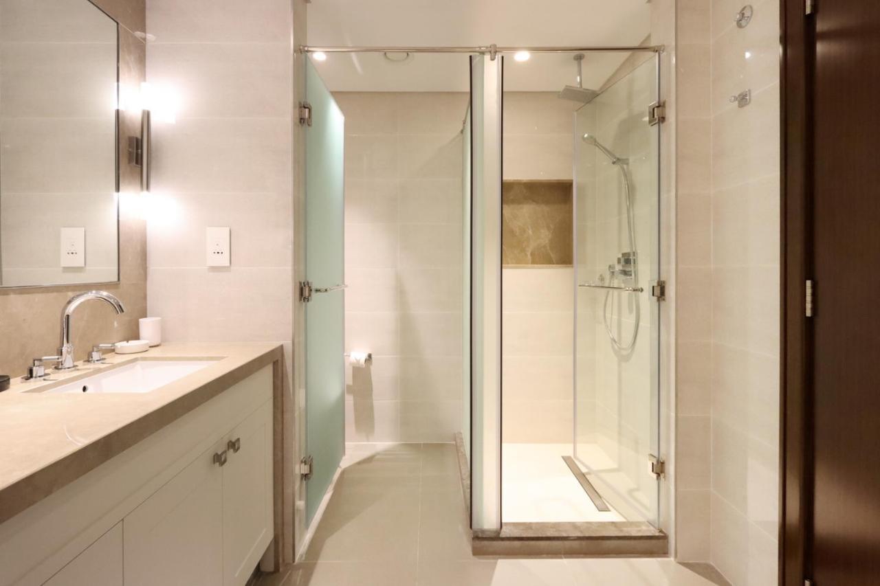 Daire Livbnb Suites-spectacular 2br Burj Fountain Views Dubai