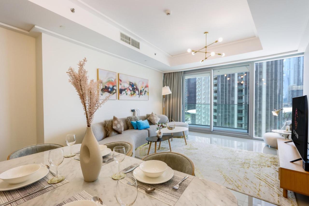 Daire Livbnb Suites-spectacular 2br Burj Fountain Views Dubai