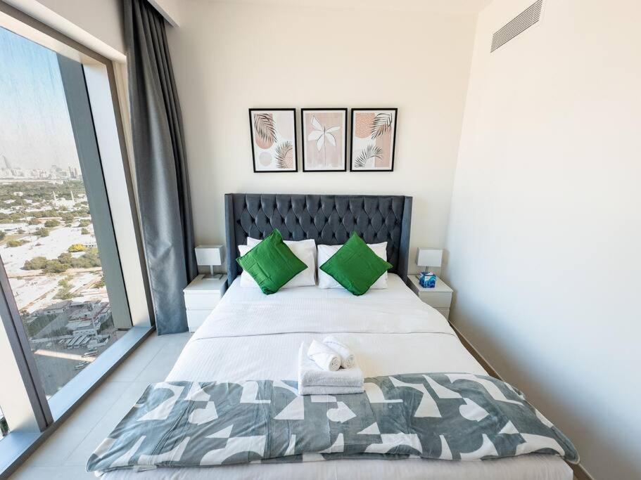 Apartment Downtown Views 2br Luxury Pool And Skyline Dubai