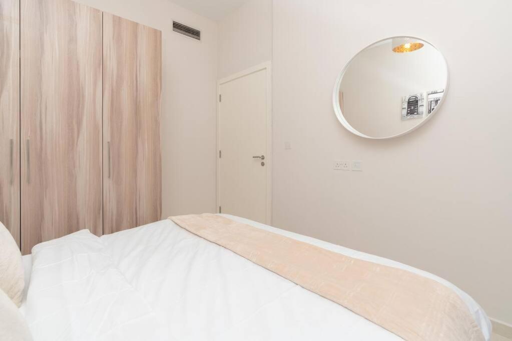 Creme De La Cozy 1 Bedroom *