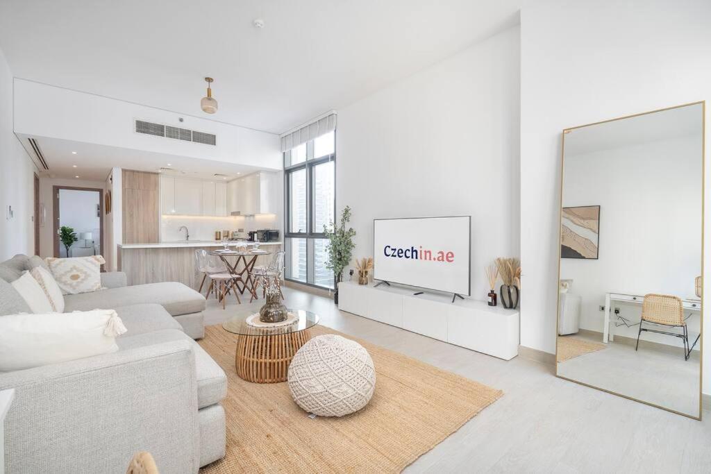 Apartment New Listing - Czechin - Jbr A Few Steps Away *