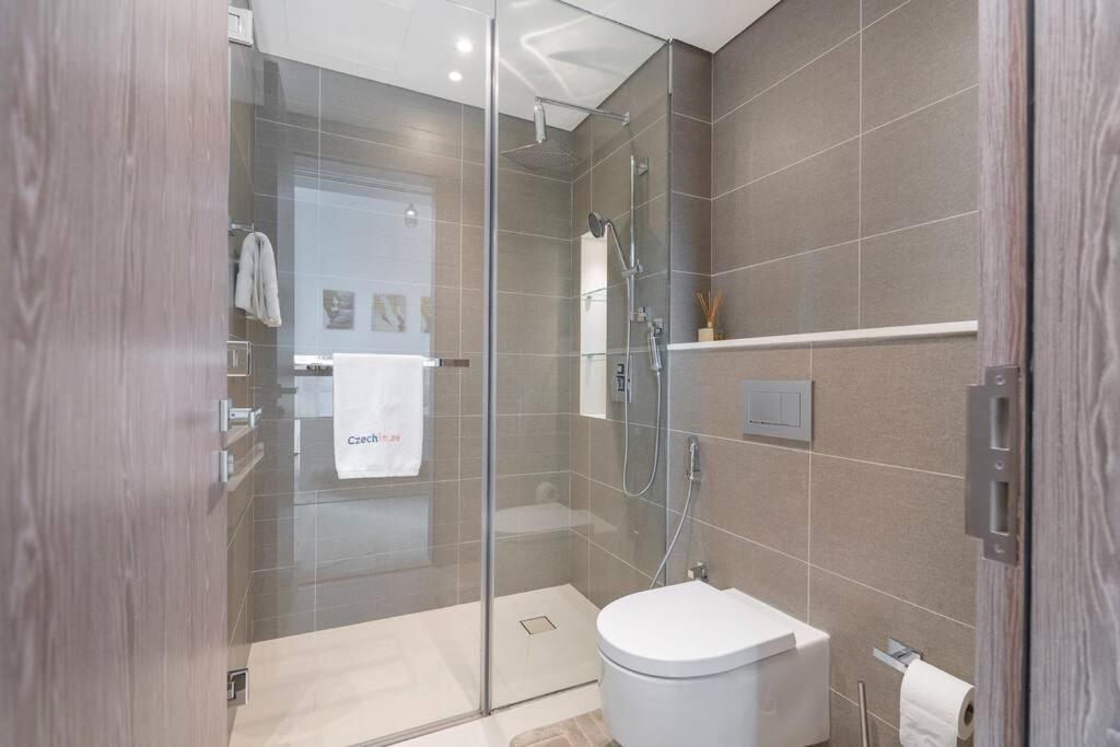 Apartment New Listing - Czechin - Jbr A Few Steps Away *