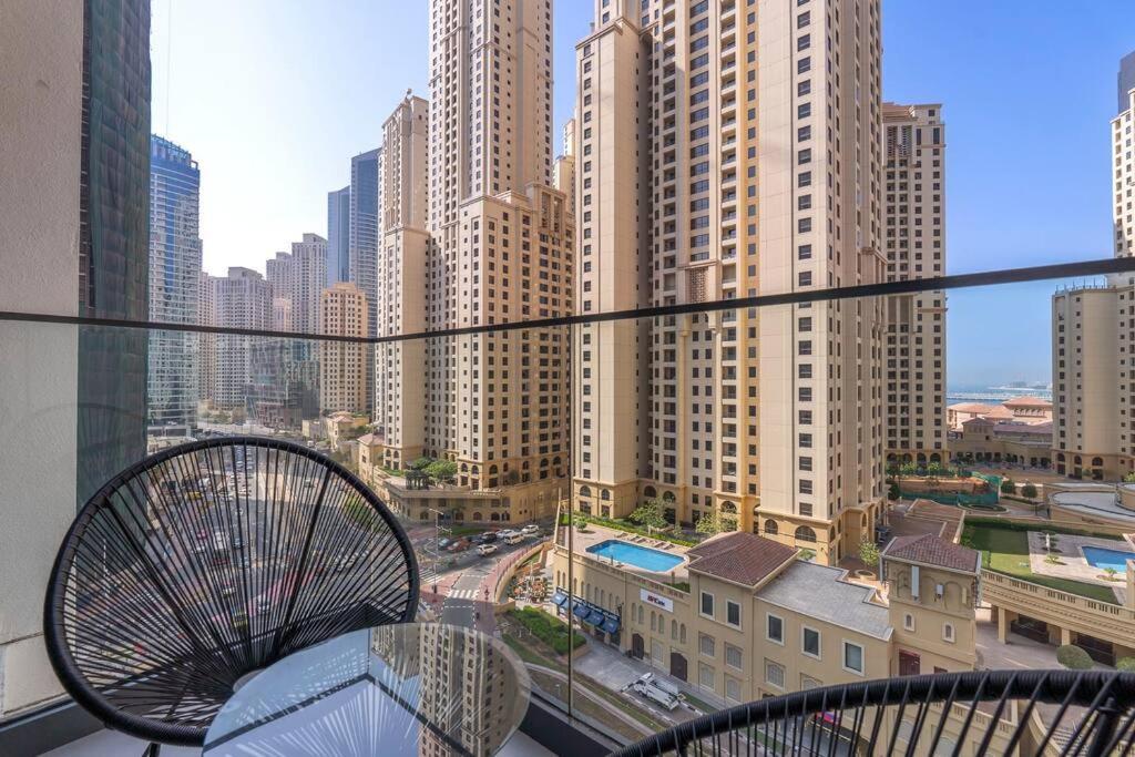 New Listing - Czechin - Jbr A Few Steps Away Apartment *