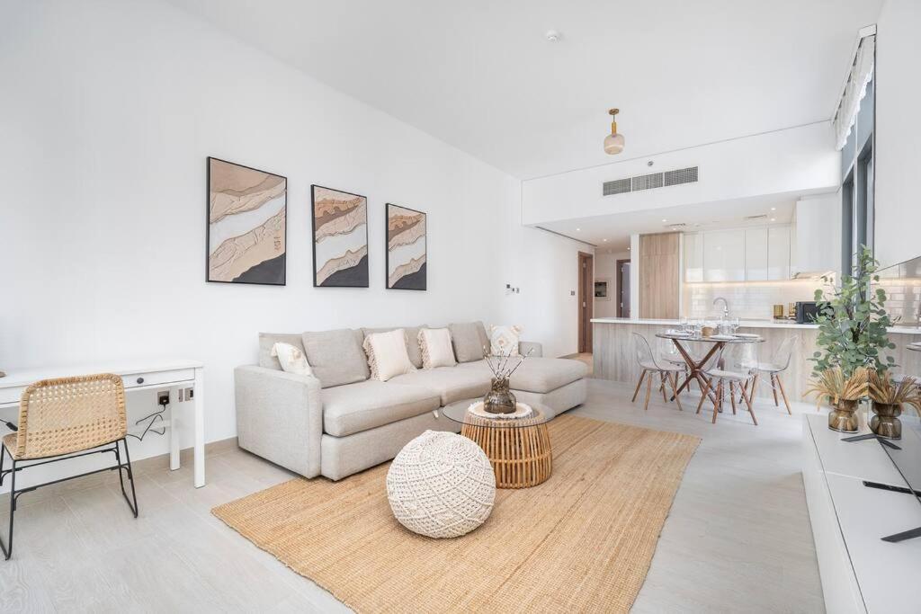 New Listing - Czechin - Jbr A Few Steps Away Apartment *