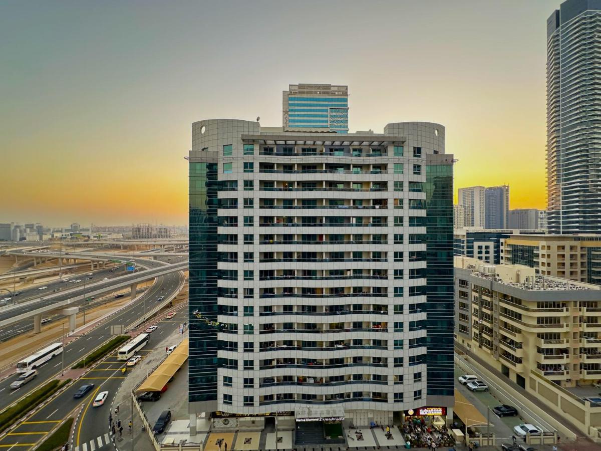 Luxury & Centric Flat With Balcony Views In Marina