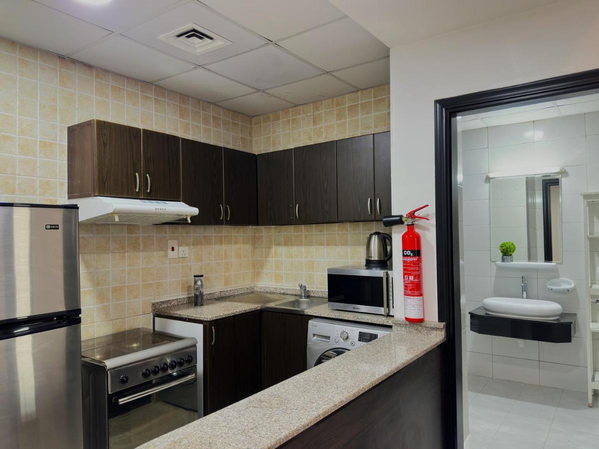 Luxury & Centric Flat With Balcony Views In Marina *