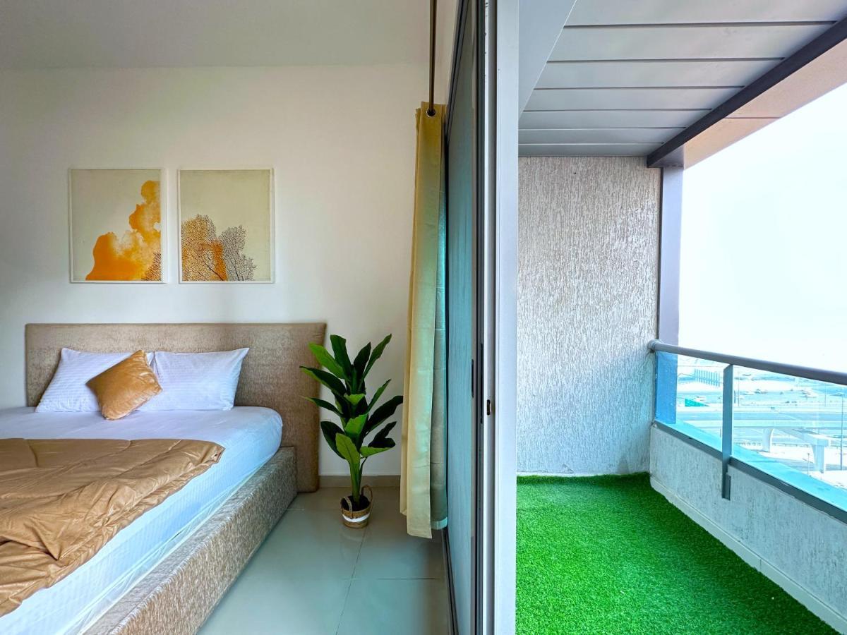 Luxury & Centric Flat With Balcony Views In Marina * Dubai