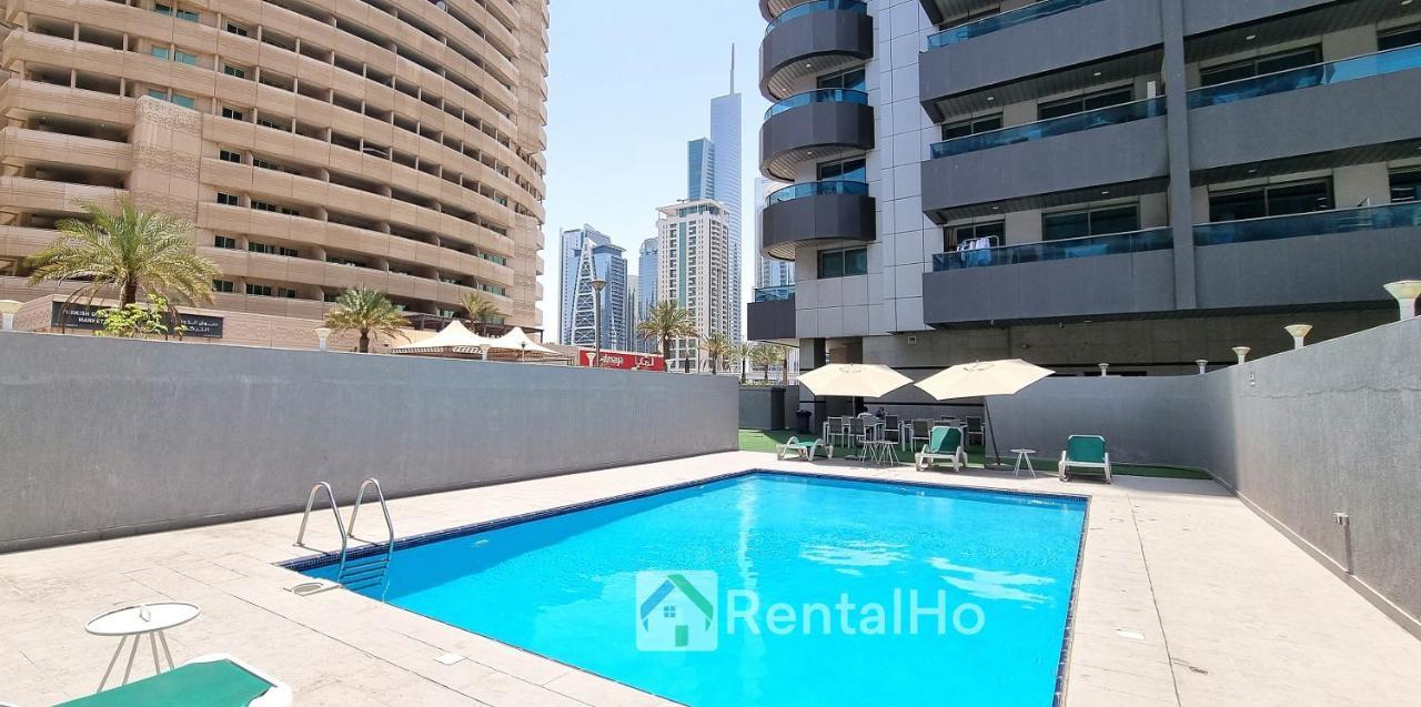 Luxury & Centric Flat With Balcony Views In Marina Dubai