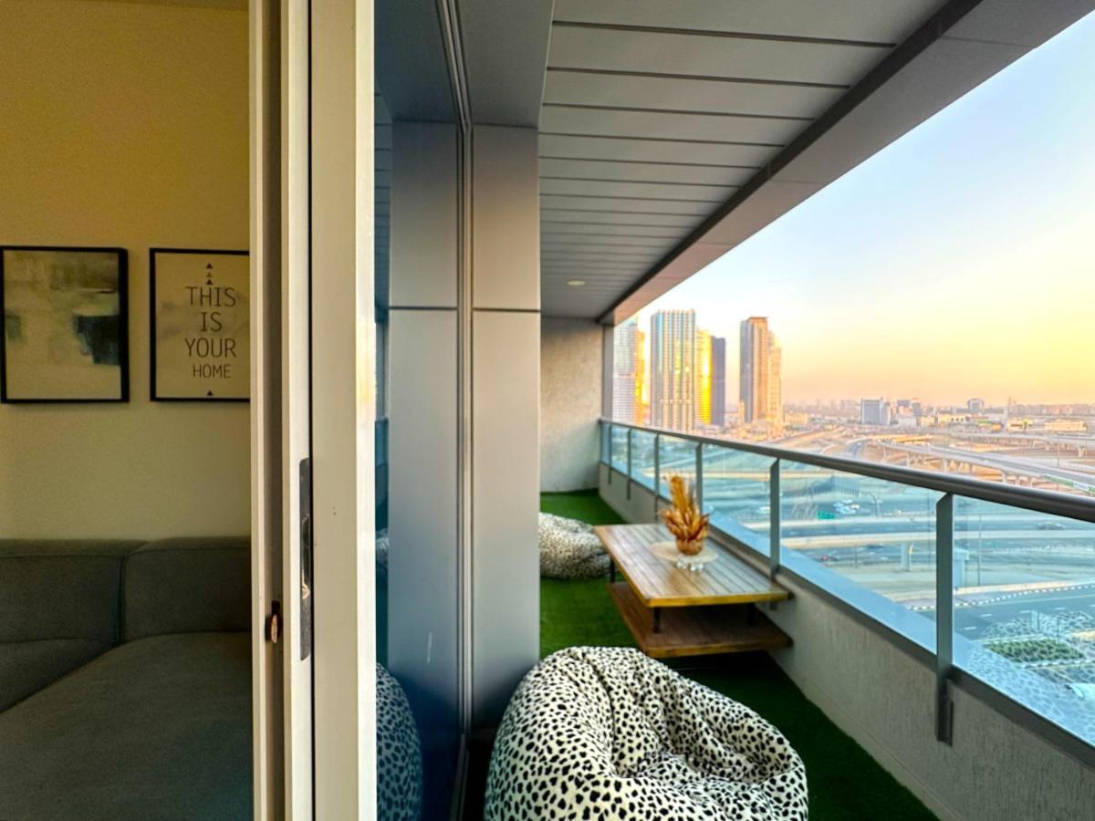 Luxury & Centric Flat With Balcony Views In Marina Apartment