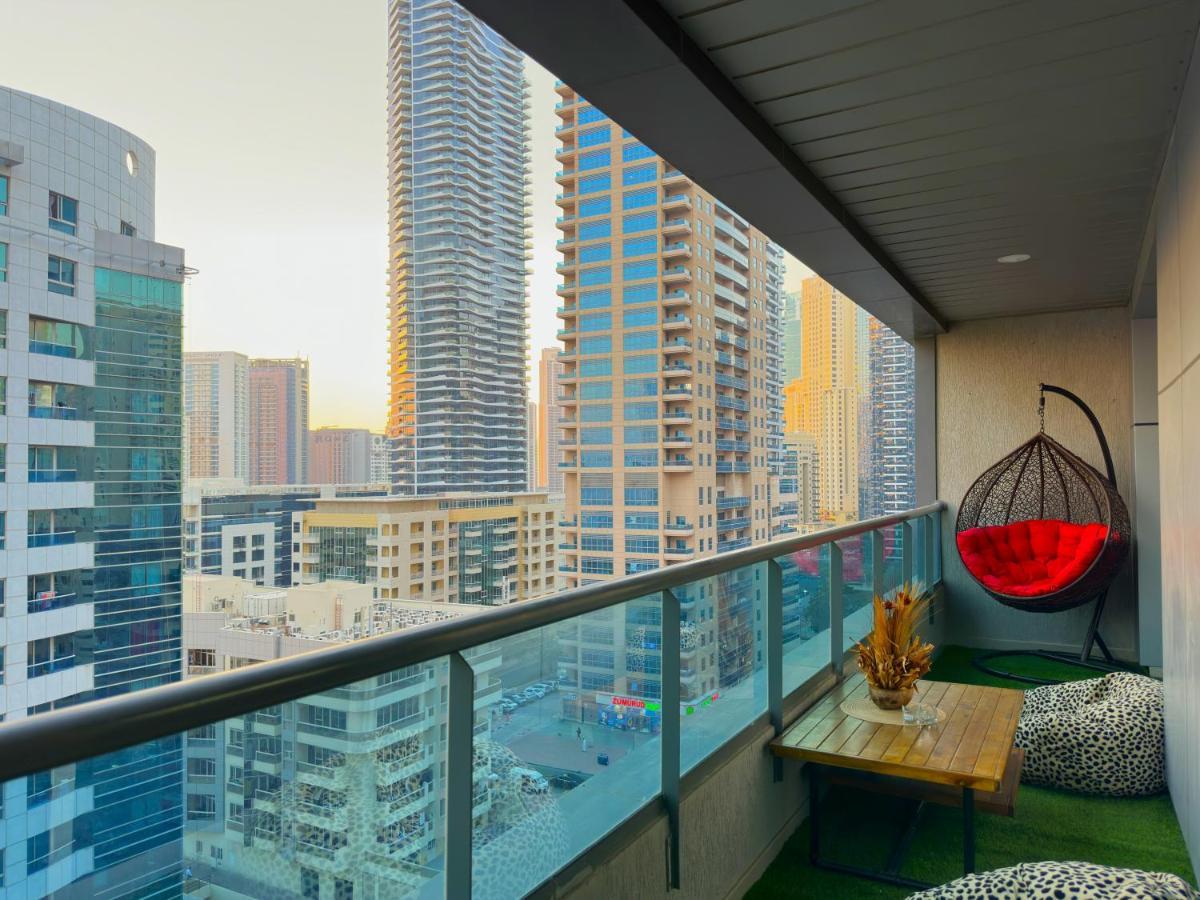 Apartment Luxury & Centric Flat With Balcony Views In Marina