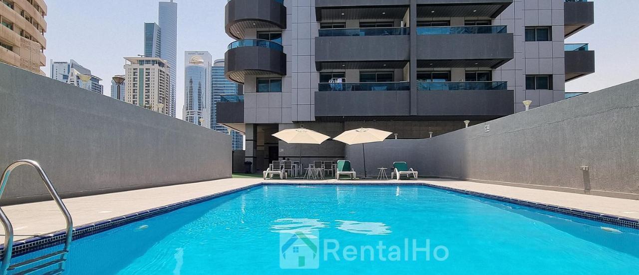 Luxury & Centric Flat With Balcony Views In Marina Apartment Dubai