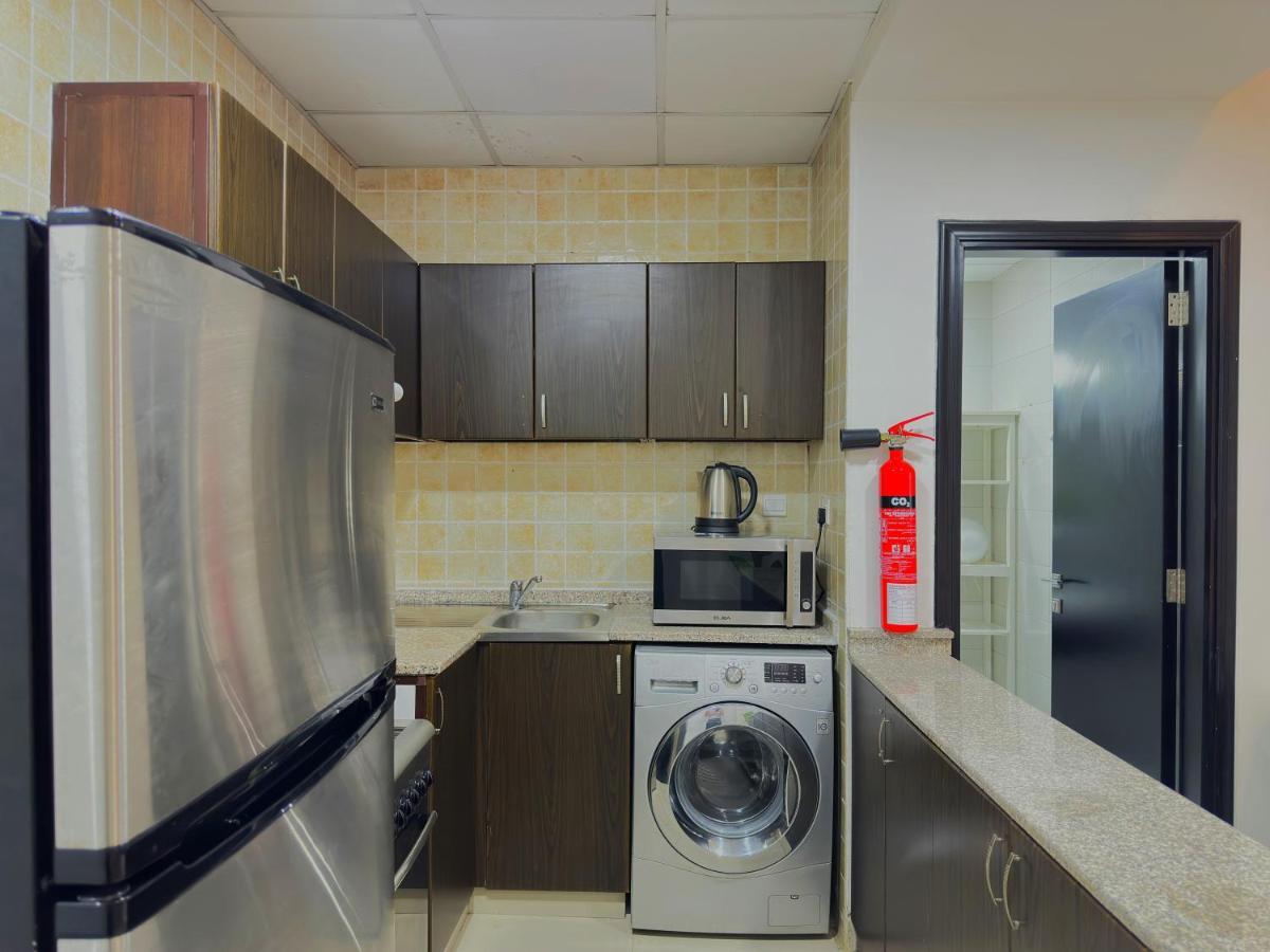 Luxury & Centric Flat With Balcony Views In Marina Apartment
