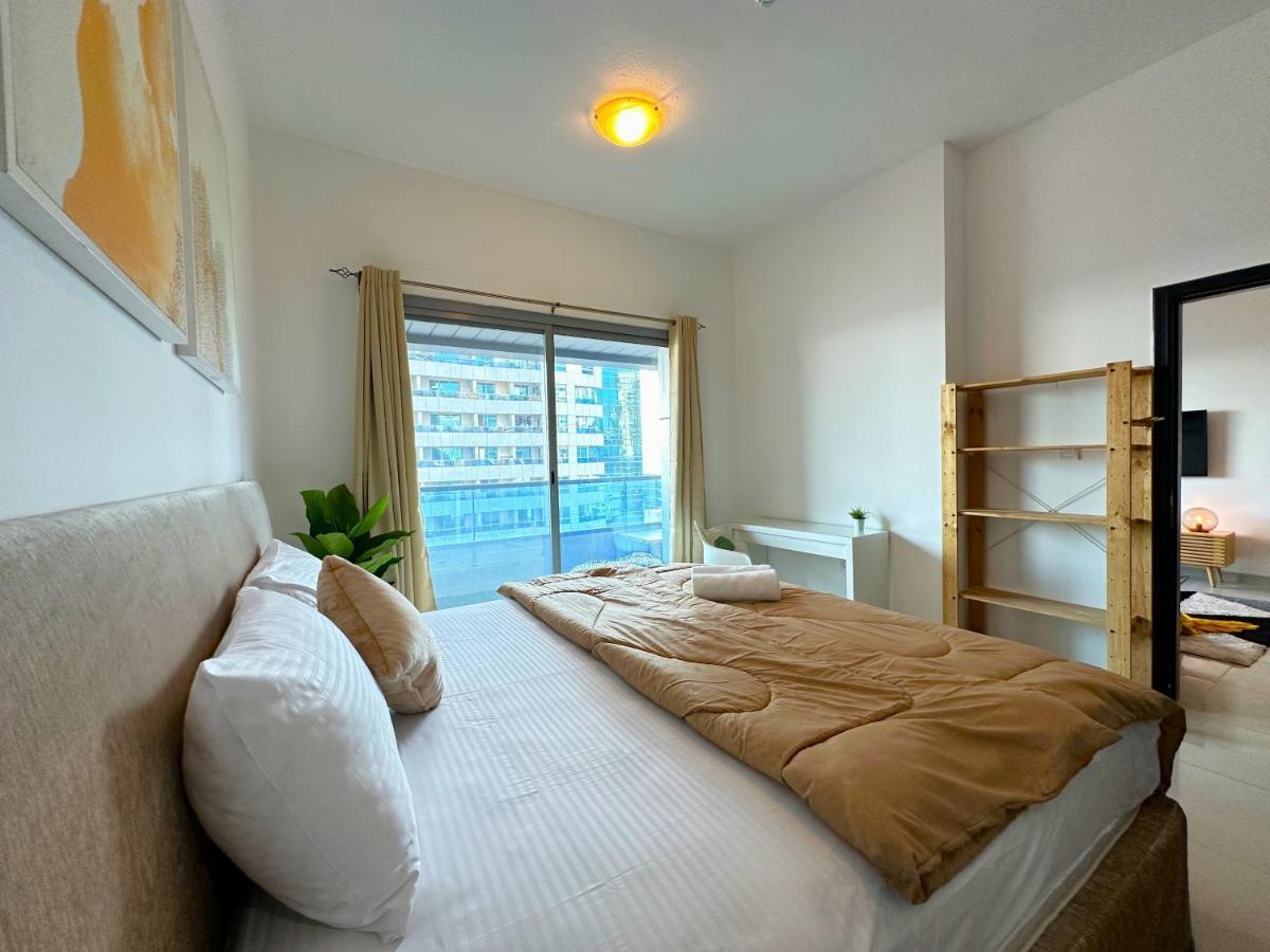 Luxury & Centric Flat With Balcony Views In Marina