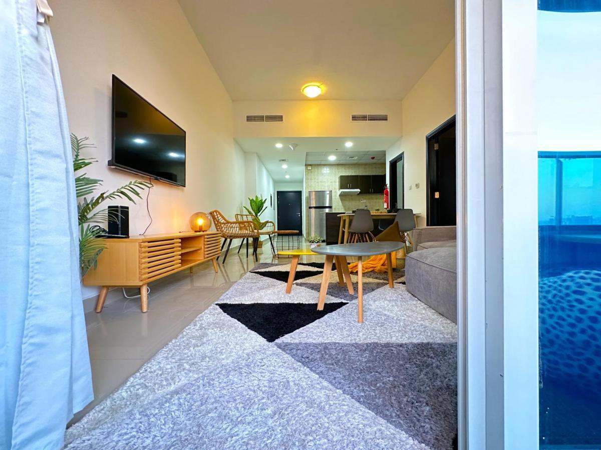 Luxury & Centric Flat With Balcony Views In Marina Apartment