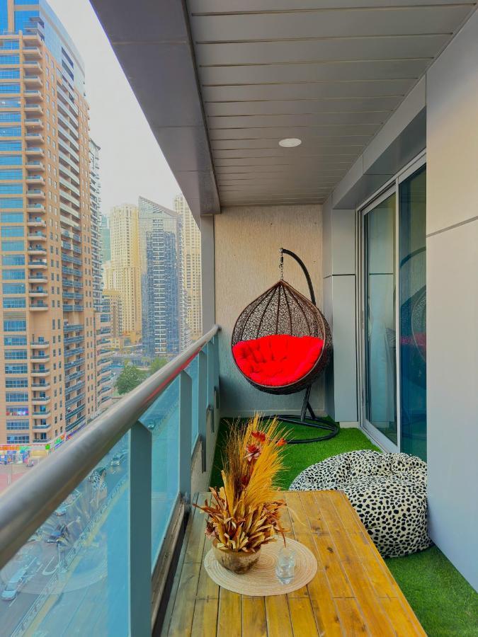 Apartment Luxury & Centric Flat With Balcony Views In Marina Dubai