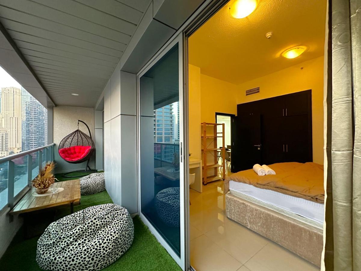 Luxury & Centric Flat With Balcony Views In Marina Apartment Dubai