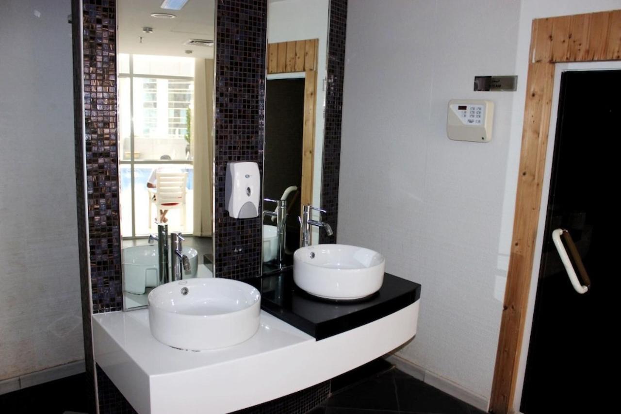 Well Located On 9 Floor Sky View Tower Apartment