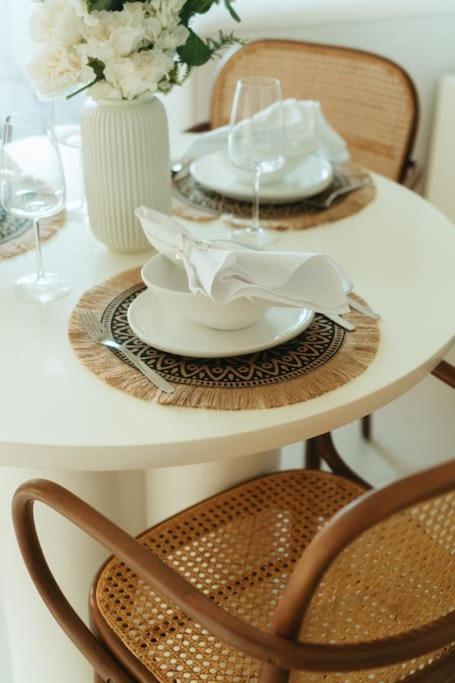 Apartment Spacious Modern 1 Bedroom Town Square, Dubai.